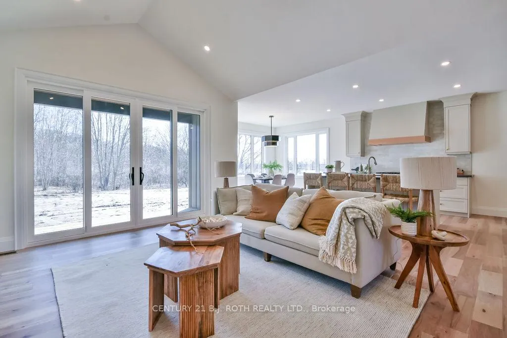 Photo 9 of 287 Centennial Drive, Midland — HOMEH