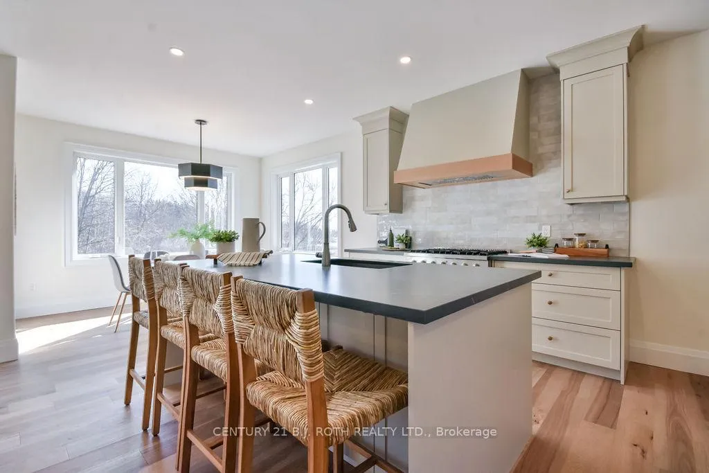 Photo 12 of 287 Centennial Drive, Midland — HOMEH
