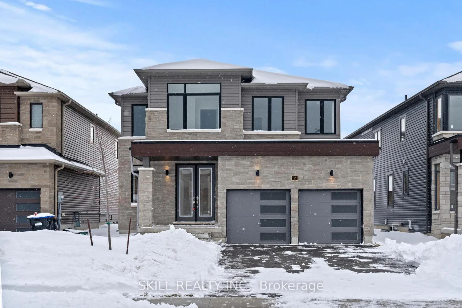 Photo 2 of 18 Del Ray Crescent, Wasaga Beach — HOMEH