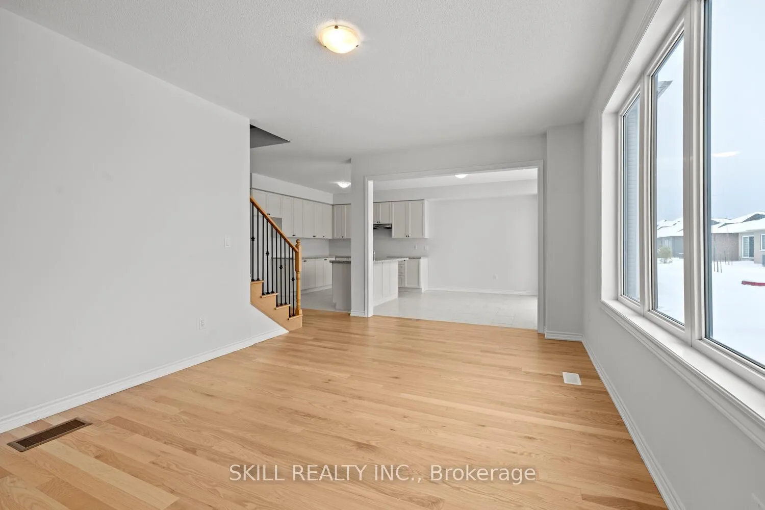 Photo 8 of 18 Del Ray Crescent, Wasaga Beach — HOMEH
