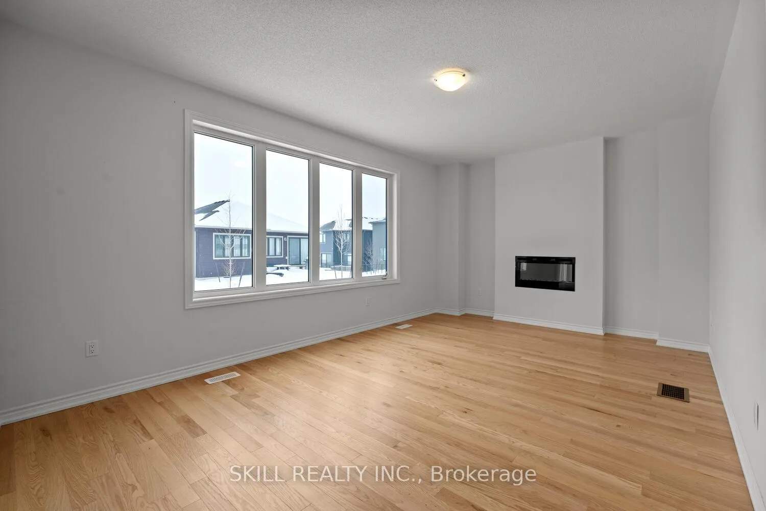 Photo 10 of 18 Del Ray Crescent, Wasaga Beach — HOMEH