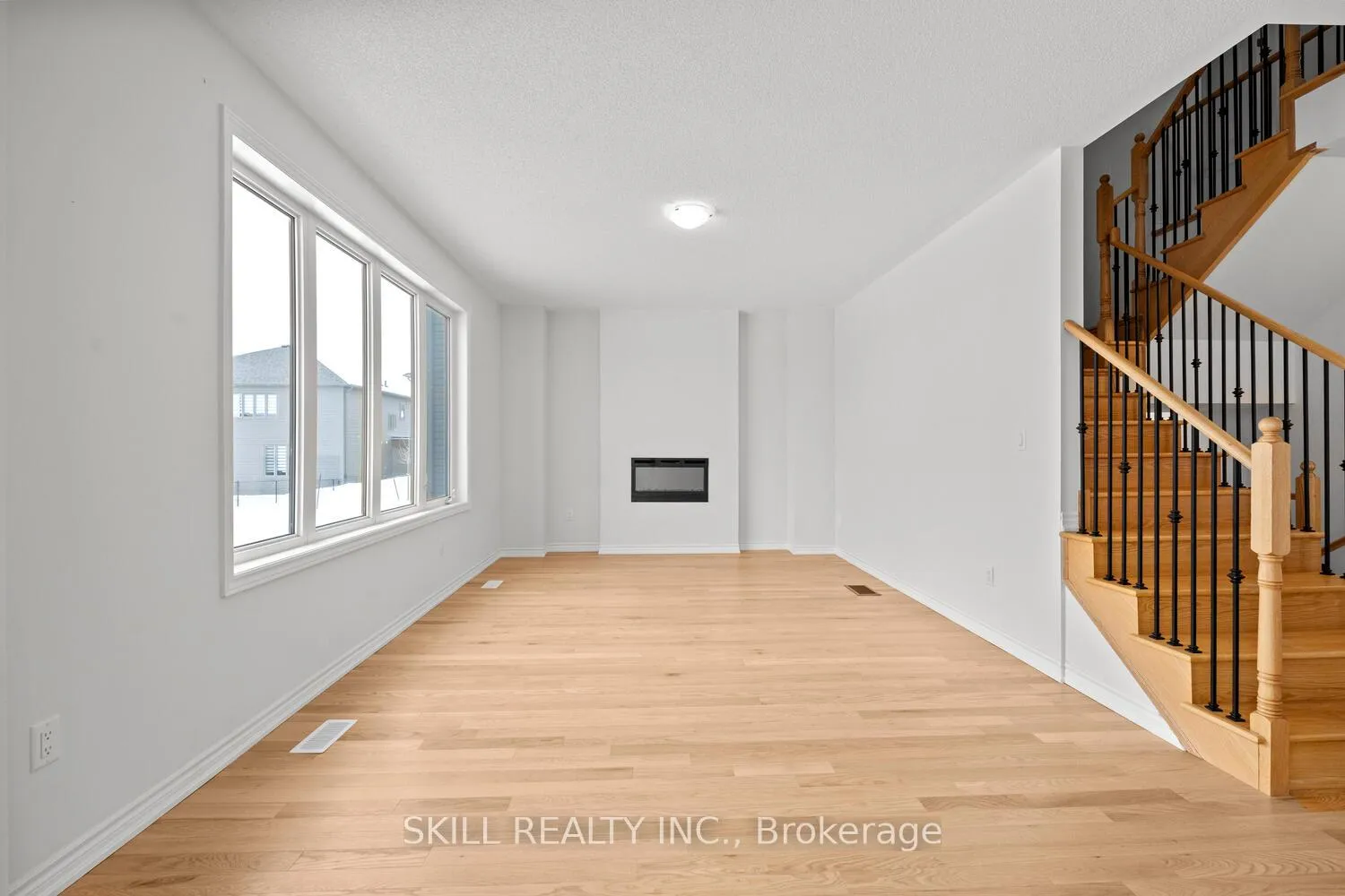 Photo 11 of 18 Del Ray Crescent, Wasaga Beach — HOMEH