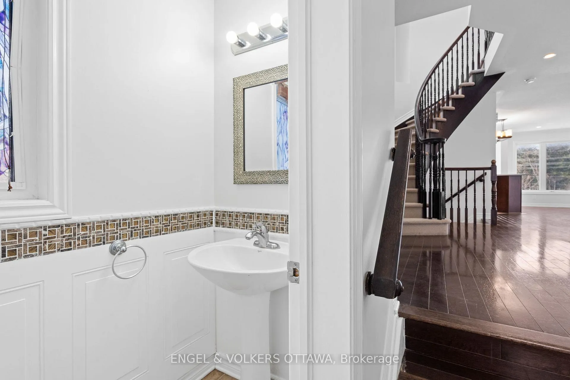 Photo 3 of 238 Forestbrook Street, Ottawa, Kanata - Morgan's Grant/South March — HOMEH