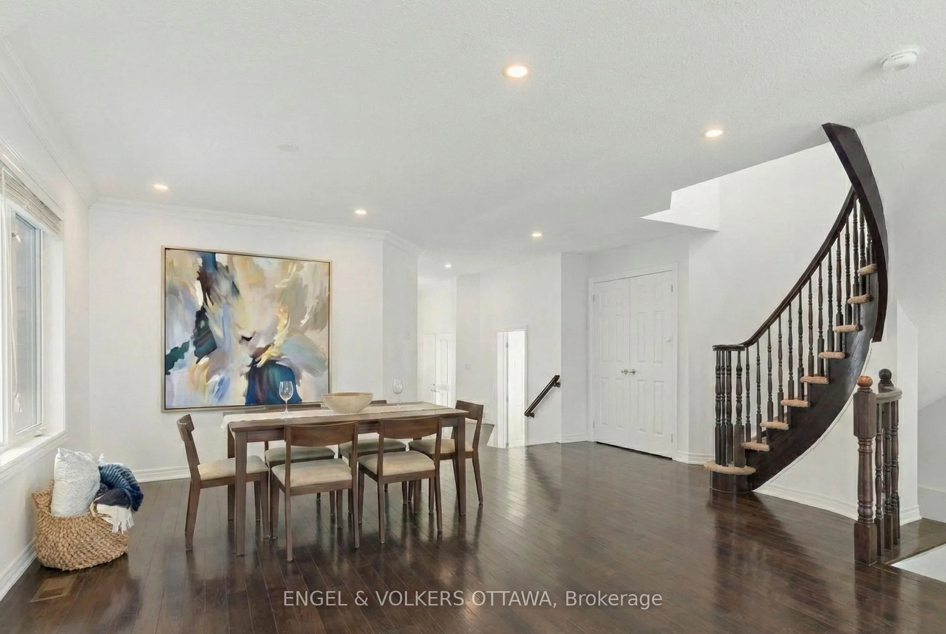 Photo 5 of 238 Forestbrook Street, Ottawa, Kanata - Morgan's Grant/South March — HOMEH
