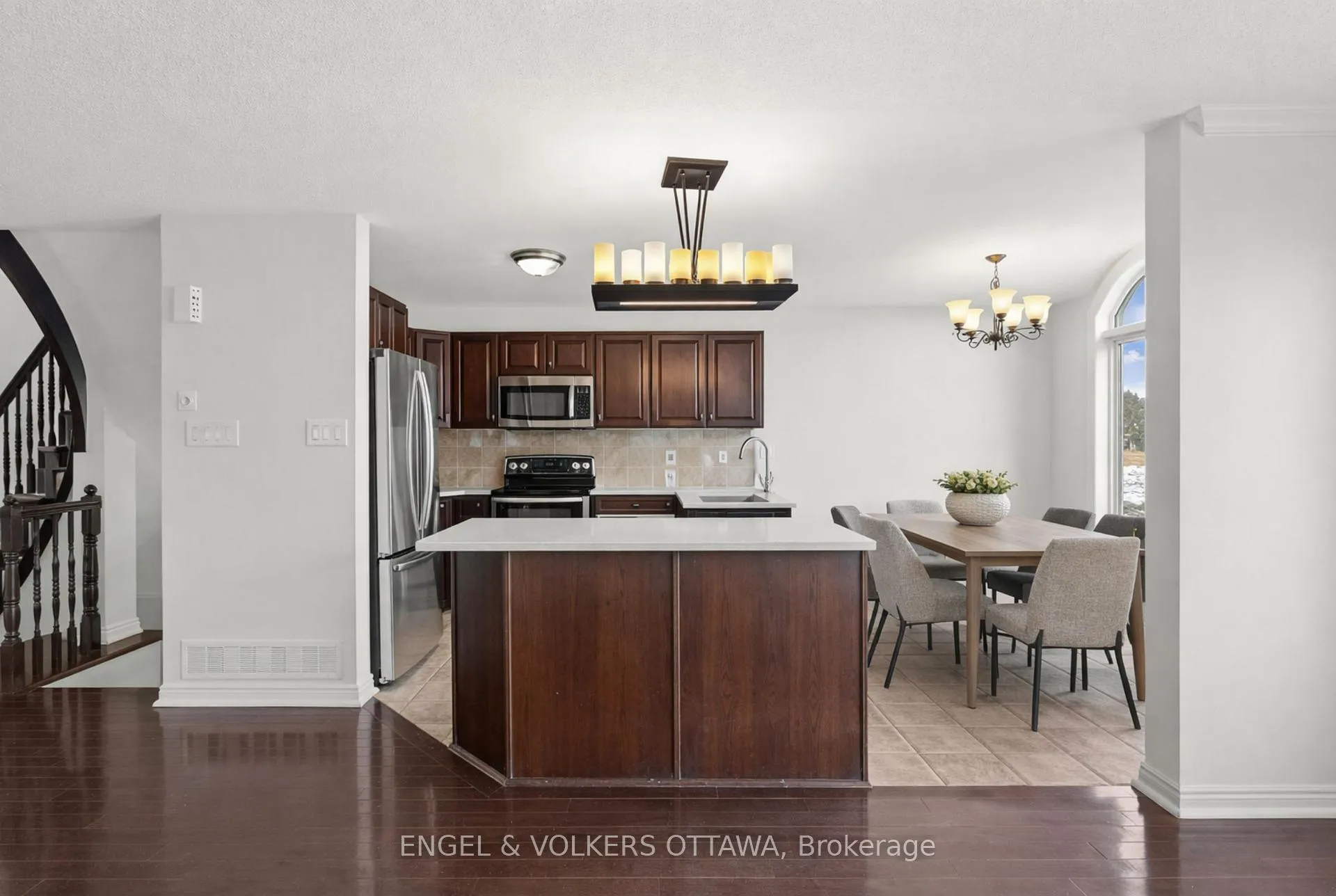 Photo 7 of 238 Forestbrook Street, Ottawa, Kanata - Morgan's Grant/South March — HOMEH