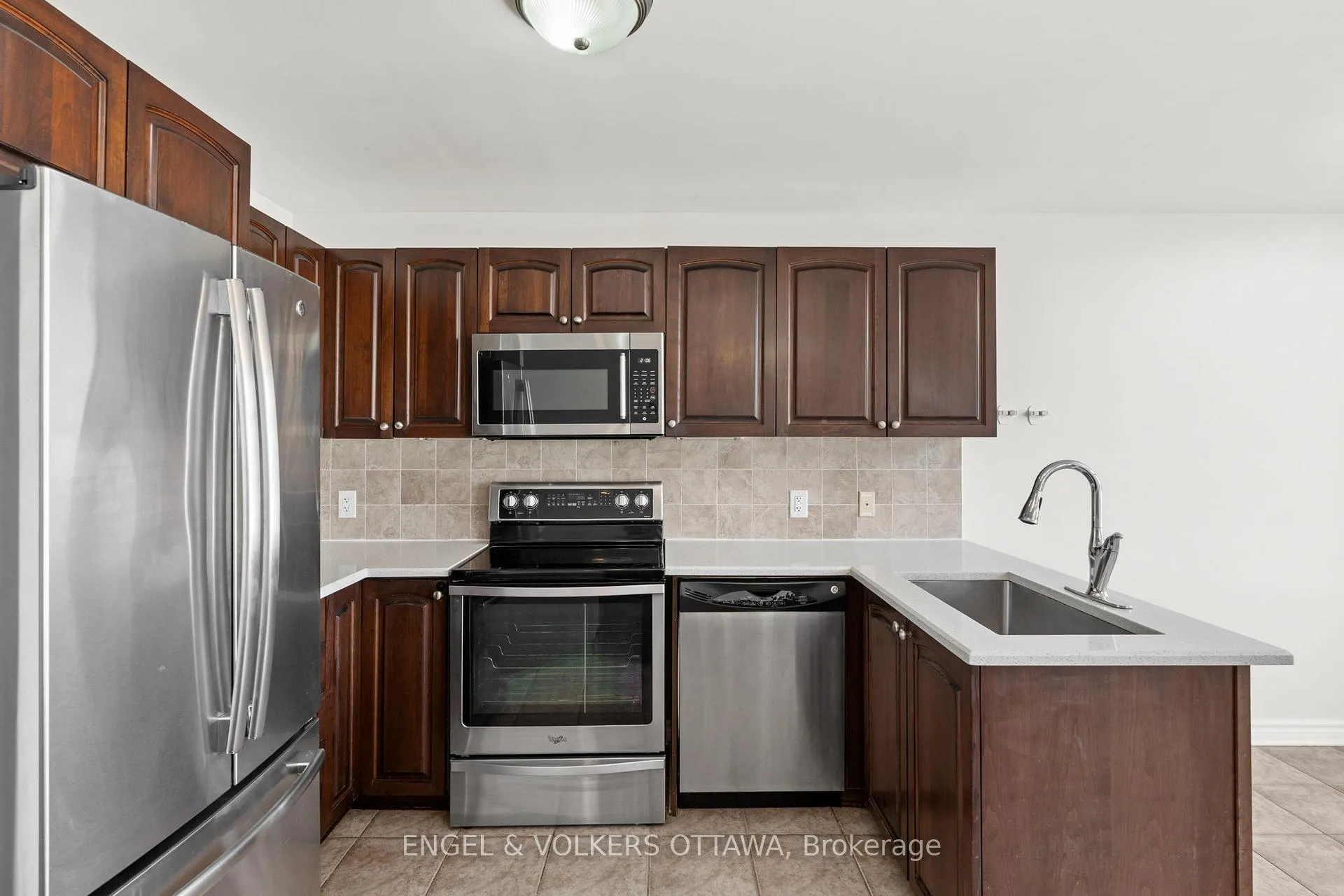 Photo 8 of 238 Forestbrook Street, Ottawa, Kanata - Morgan's Grant/South March — HOMEH