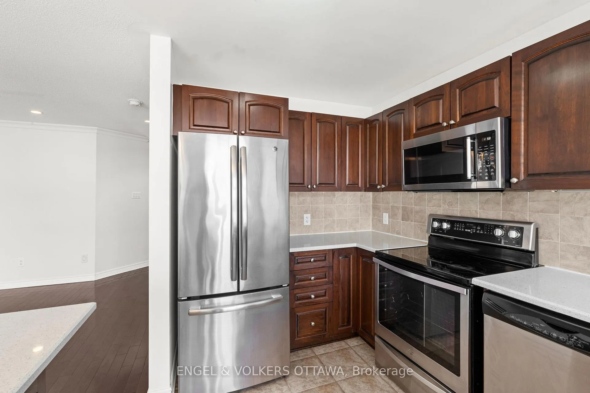 Photo 9 of 238 Forestbrook Street, Ottawa, Kanata - Morgan's Grant/South March — HOMEH