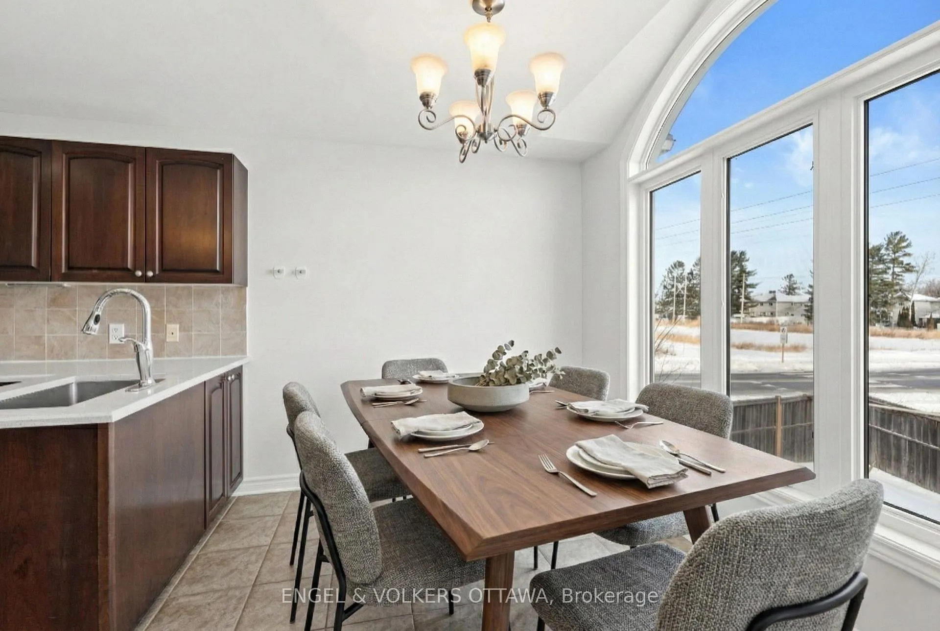 Photo 12 of 238 Forestbrook Street, Ottawa, Kanata - Morgan's Grant/South March — HOMEH