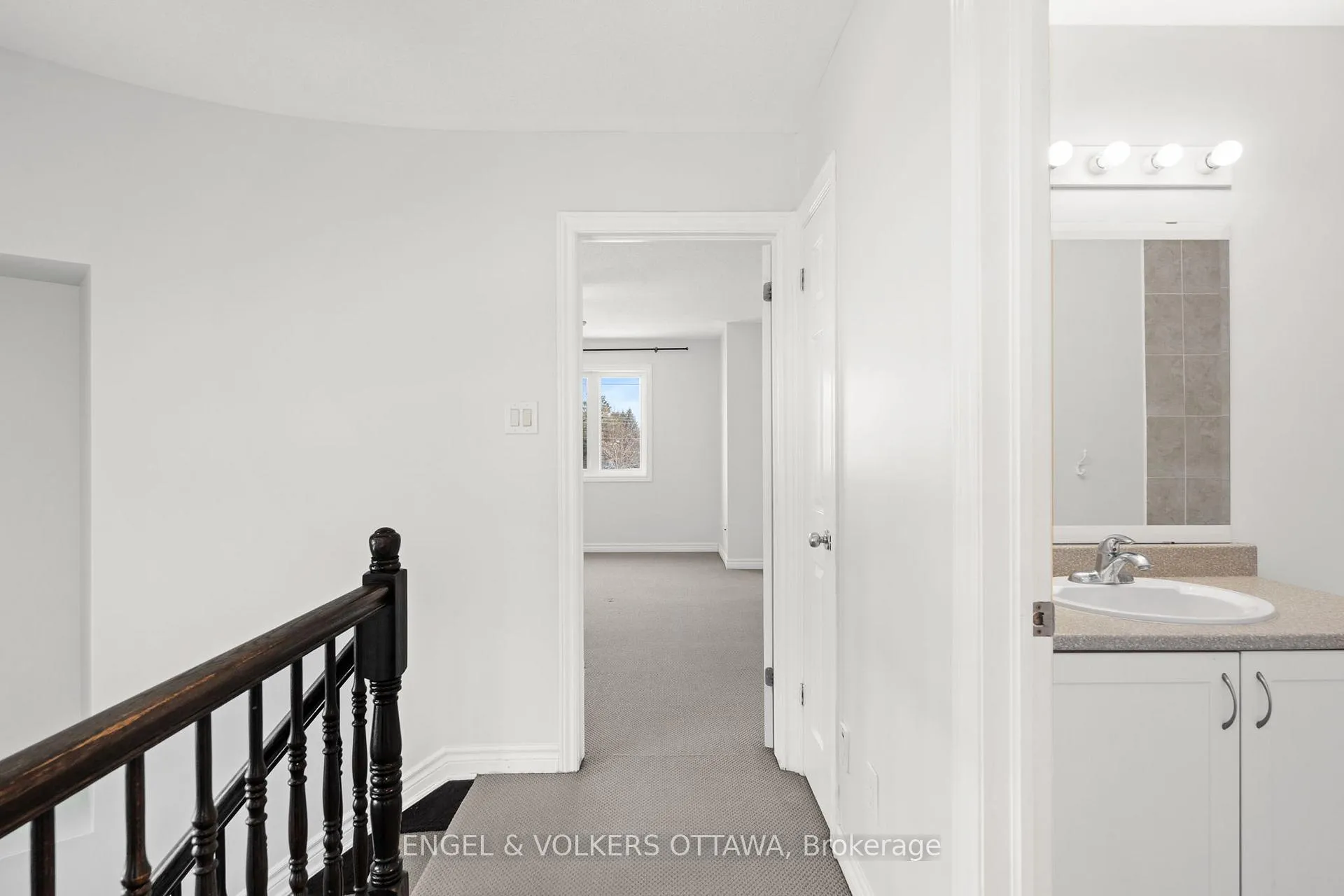 Photo 15 of 238 Forestbrook Street, Ottawa, Kanata - Morgan's Grant/South March — HOMEH