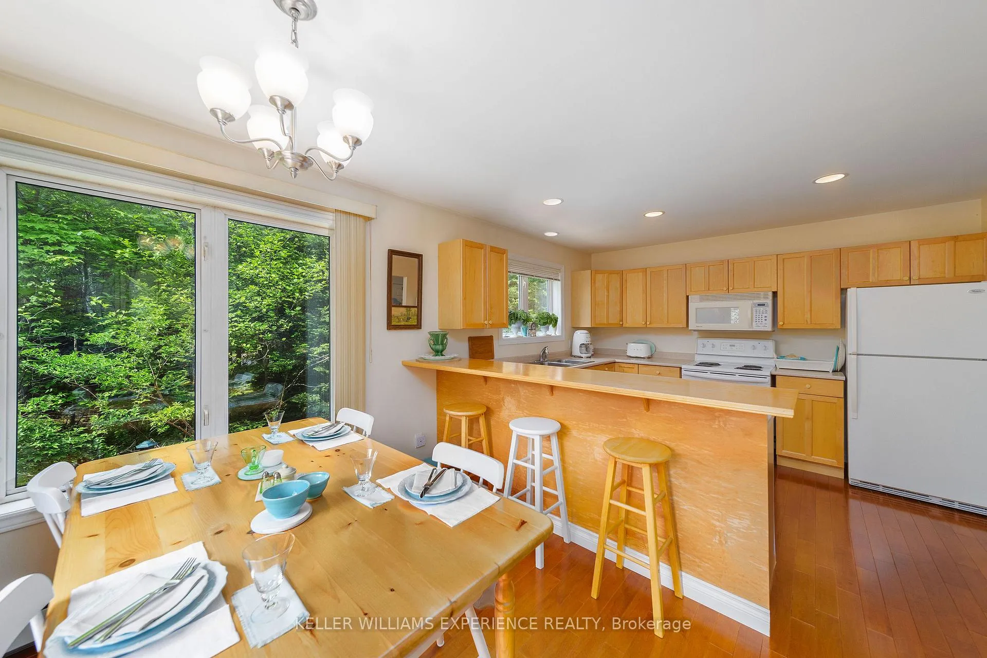Photo 7 of 1065 Forrester Trail, Bracebridge, Macaulay — HOMEH