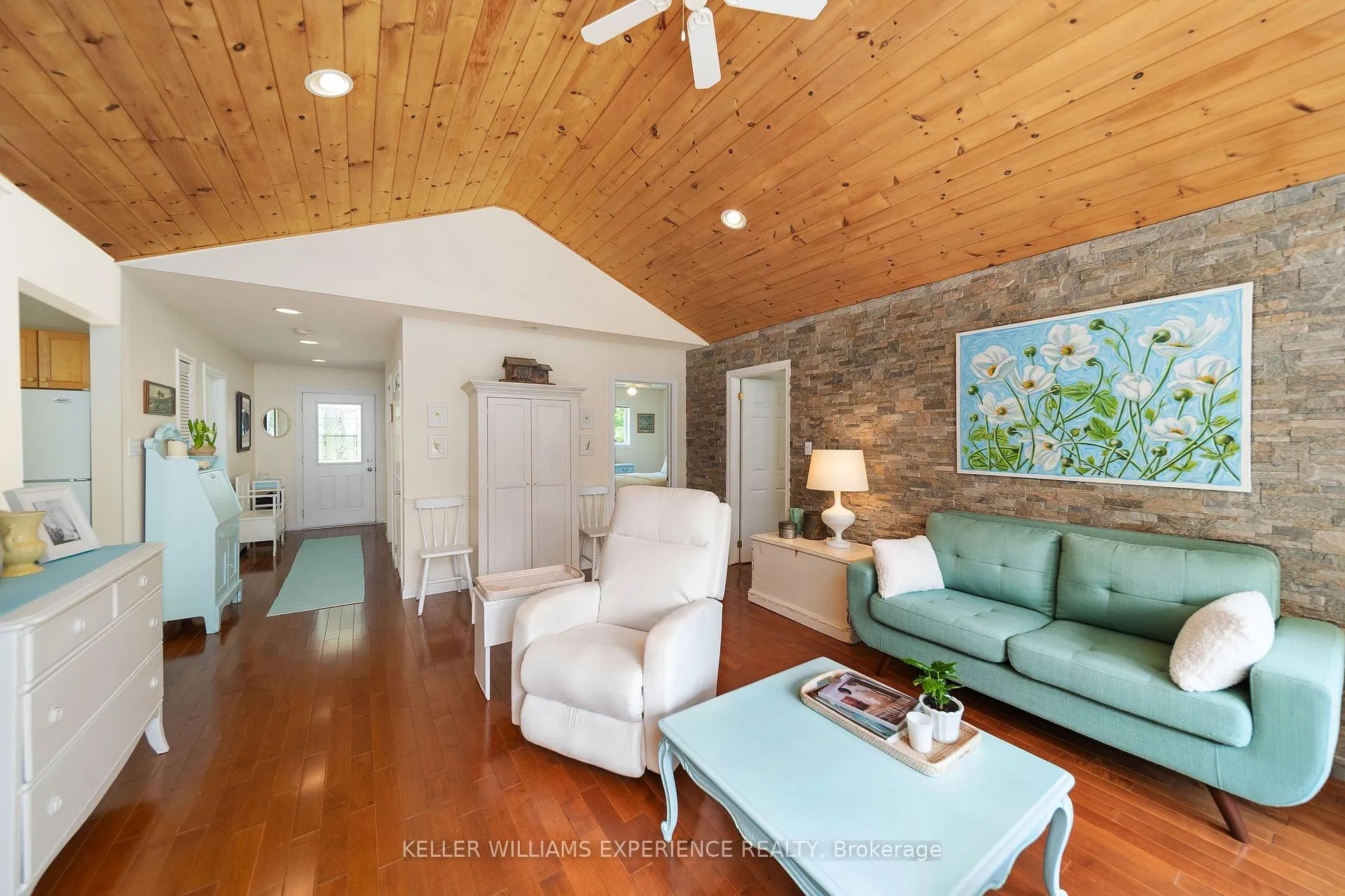 Photo 11 of 1065 Forrester Trail, Bracebridge, Macaulay — HOMEH