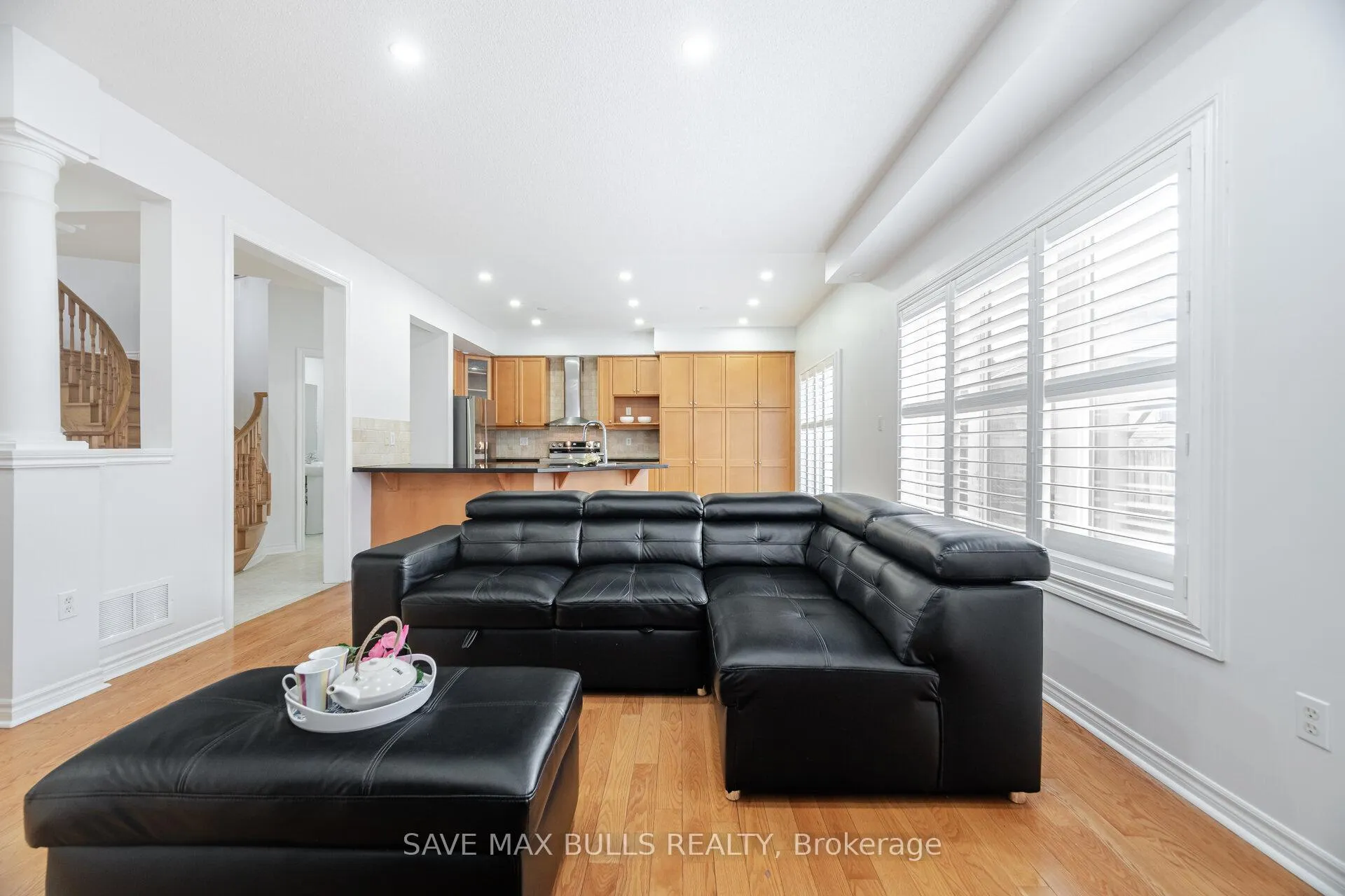 Photo 9 of 6 Iverson Drive, Brampton, Credit Valley — HOMEH