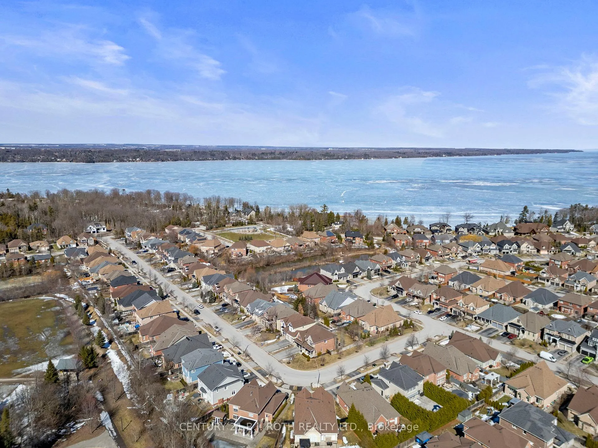 Photo 2 of 39 Turner Drive, Barrie, Innis-Shore — HOMEH