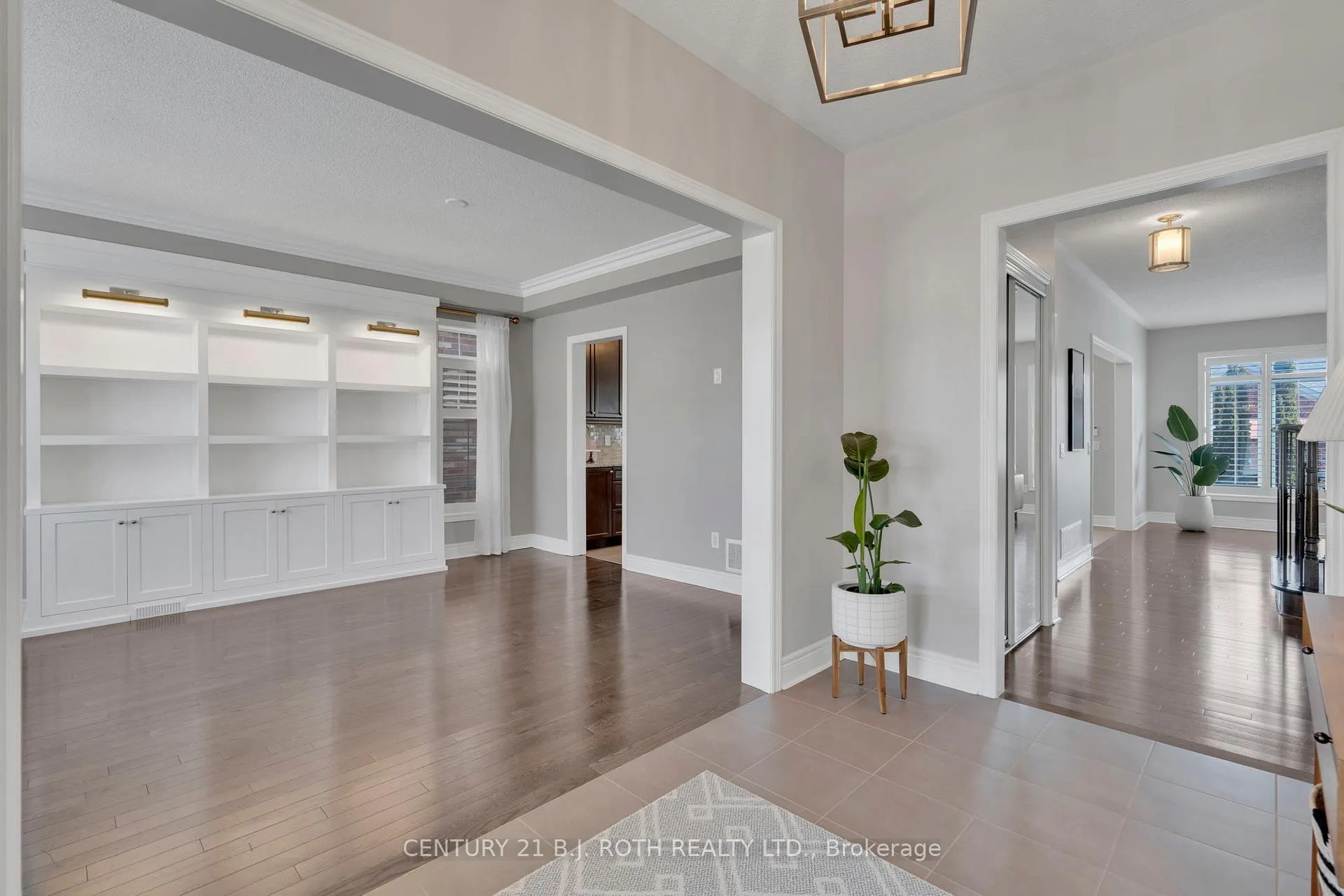 Photo 7 of 39 Turner Drive, Barrie, Innis-Shore — HOMEH