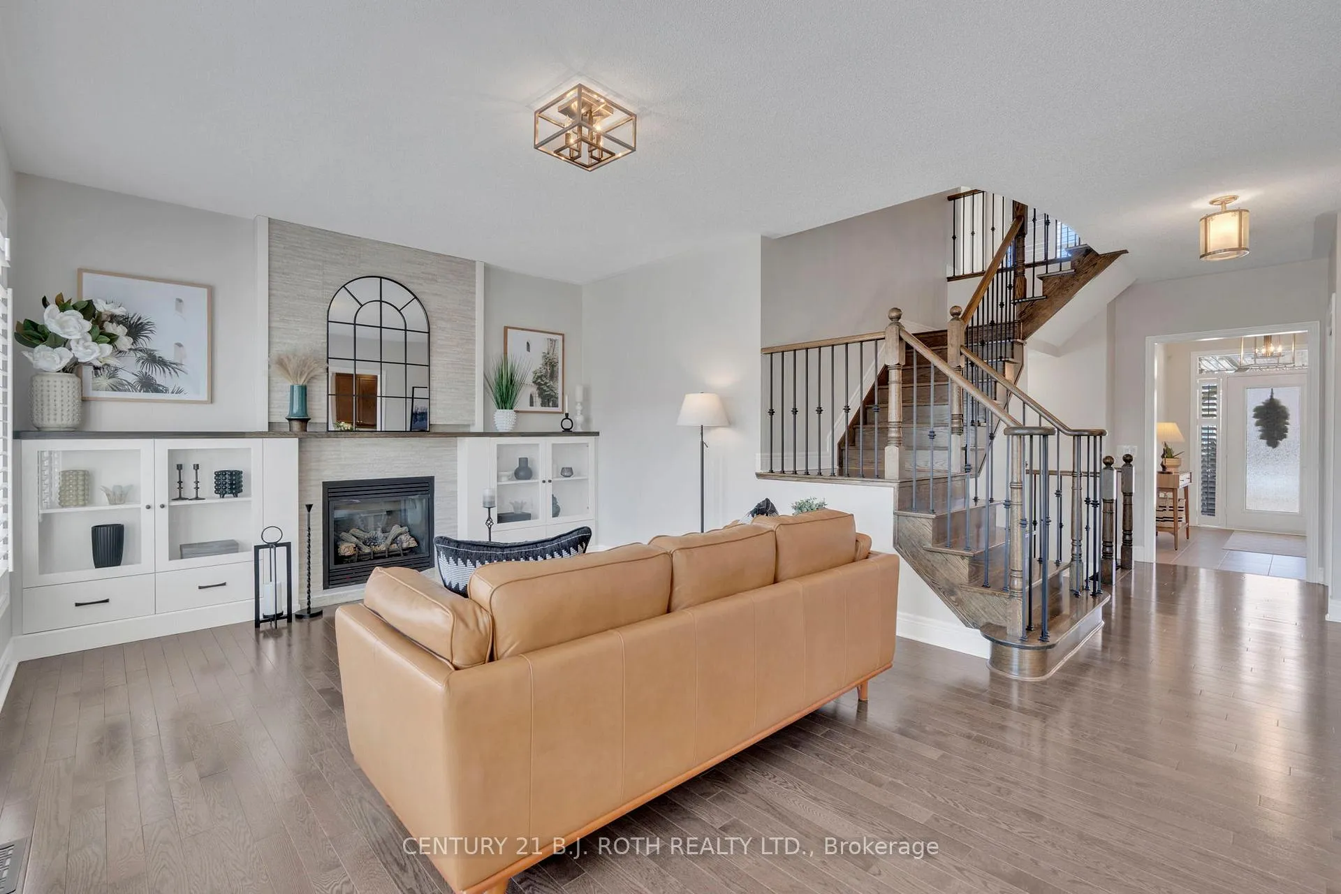 Photo 10 of 39 Turner Drive, Barrie, Innis-Shore — HOMEH