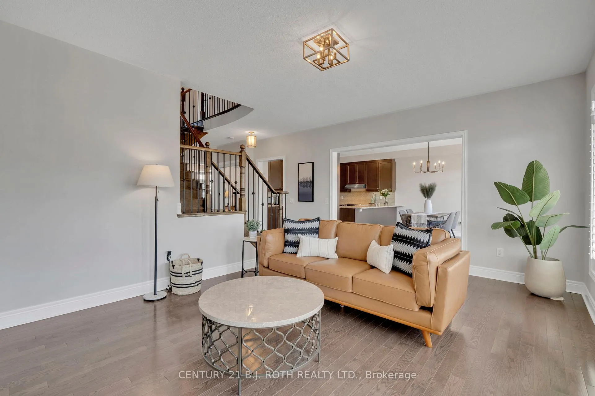 Photo 11 of 39 Turner Drive, Barrie, Innis-Shore — HOMEH