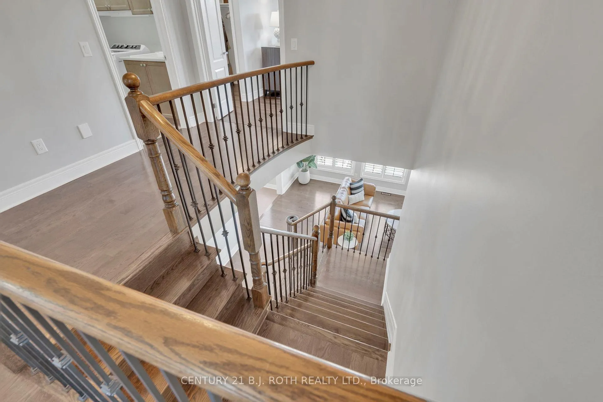 Photo 15 of 39 Turner Drive, Barrie, Innis-Shore — HOMEH
