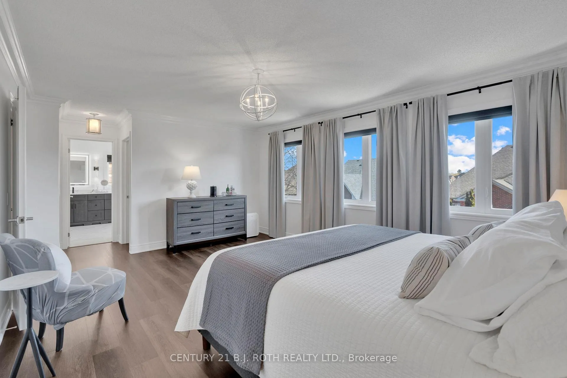 Photo 17 of 39 Turner Drive, Barrie, Innis-Shore — HOMEH