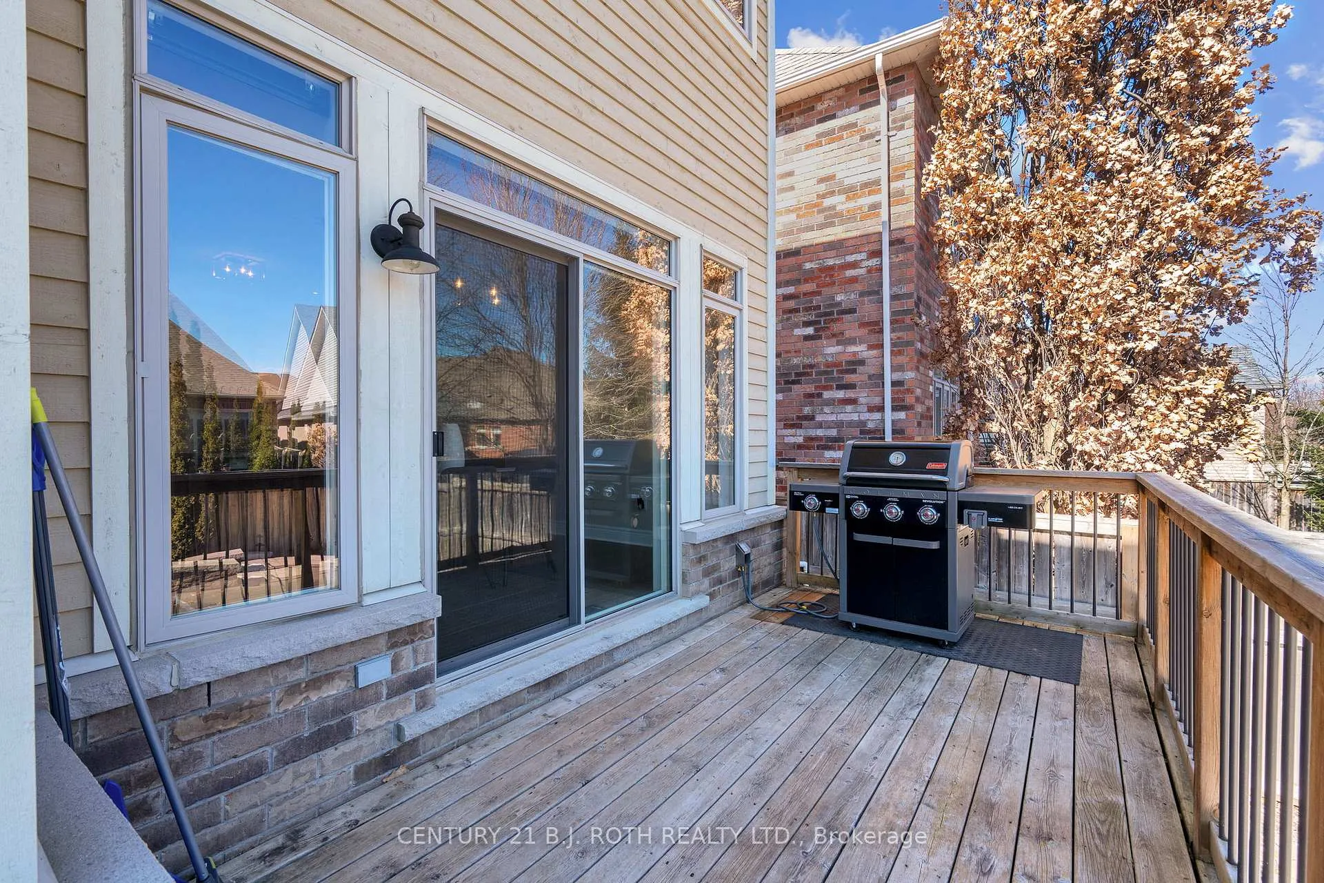 Photo 34 of 39 Turner Drive, Barrie, Innis-Shore — HOMEH
