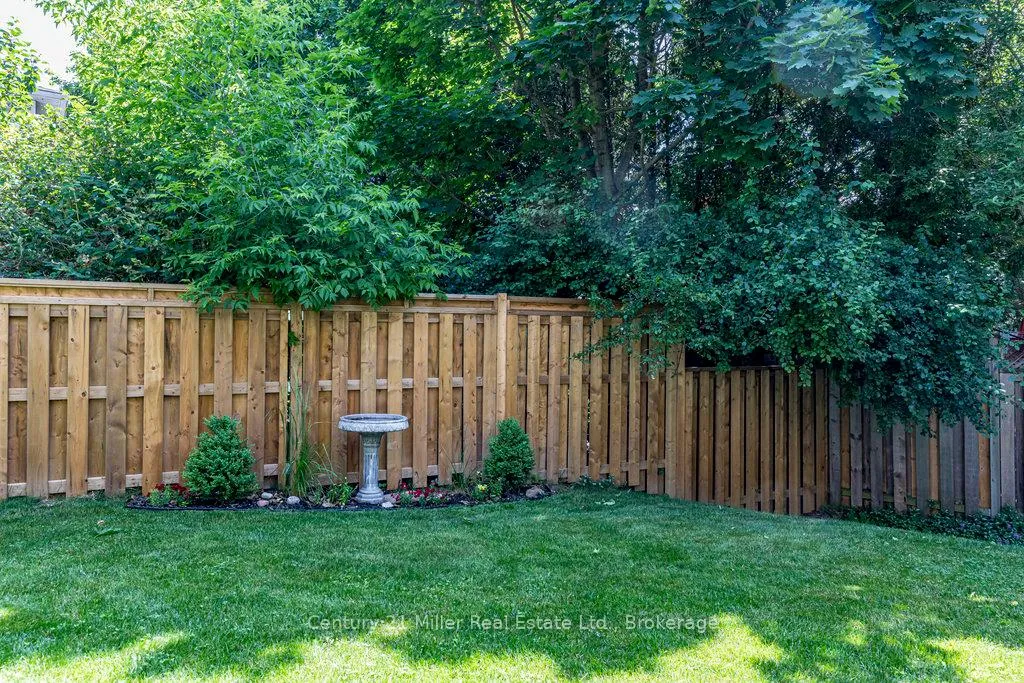 Photo 47 of 12 Barrington Court, Hamilton, Dundas — HOMEH