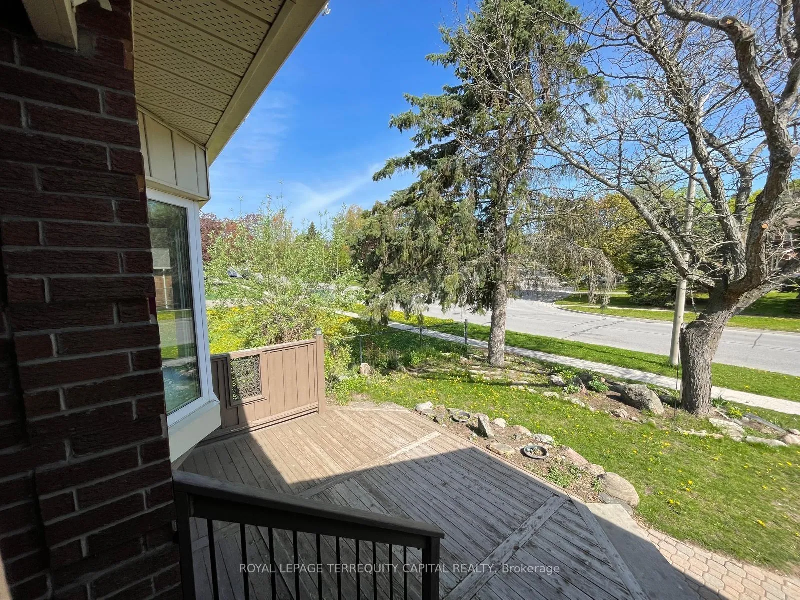 Photo 2 of 76 Lillian Crescent, Barrie, Sunnidale — HOMEH