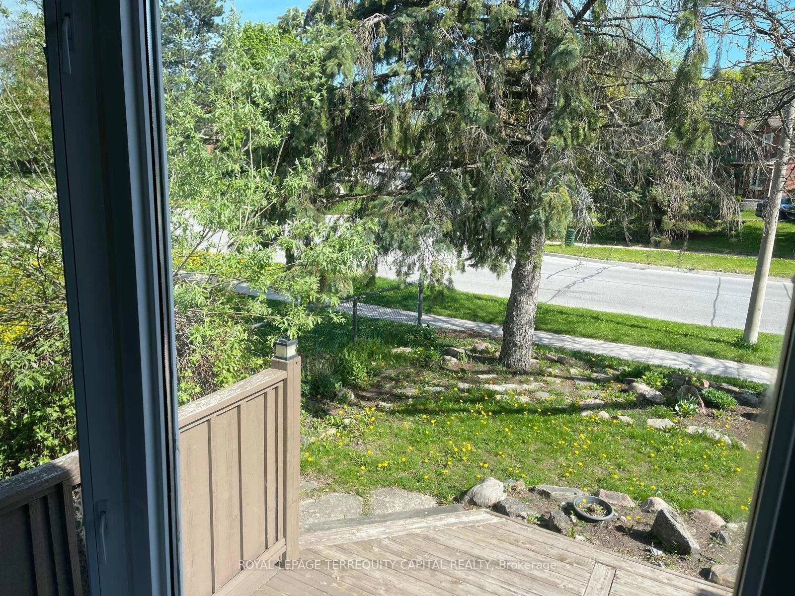 Photo 4 of 76 Lillian Crescent, Barrie, Sunnidale — HOMEH