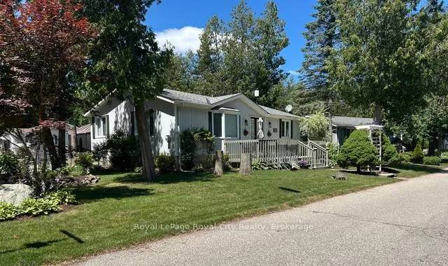 Photo 1 of 11 Spruce Avenue, Puslinch, Rural Puslinch East — HOMEH