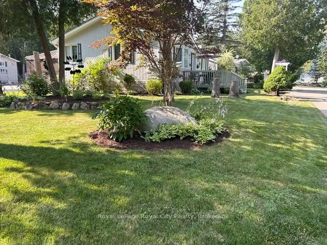 Photo 4 of 11 Spruce Avenue, Puslinch, Rural Puslinch East — HOMEH