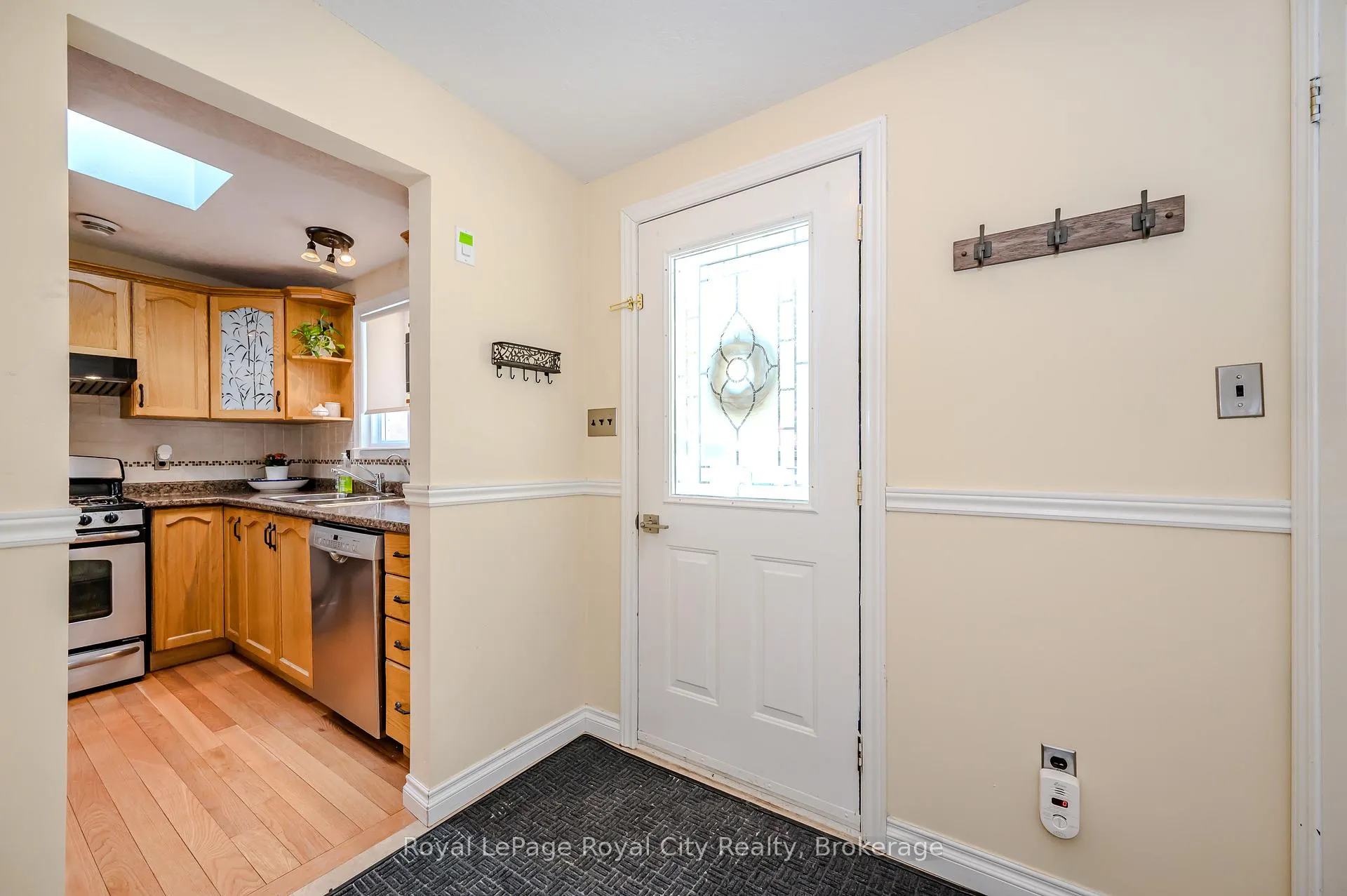 Photo 8 of 11 Spruce Avenue, Puslinch, Rural Puslinch East — HOMEH