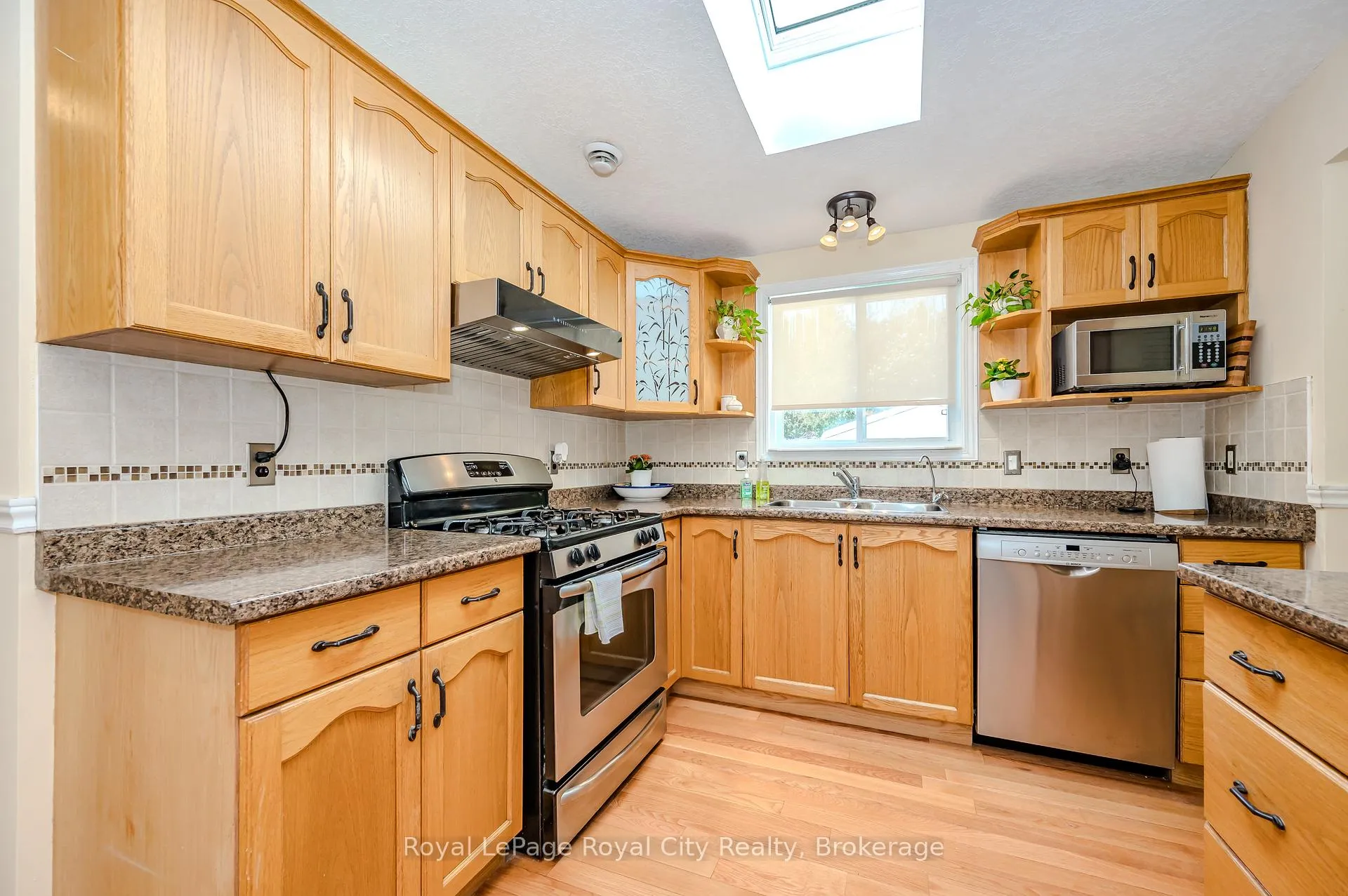 Photo 10 of 11 Spruce Avenue, Puslinch, Rural Puslinch East — HOMEH