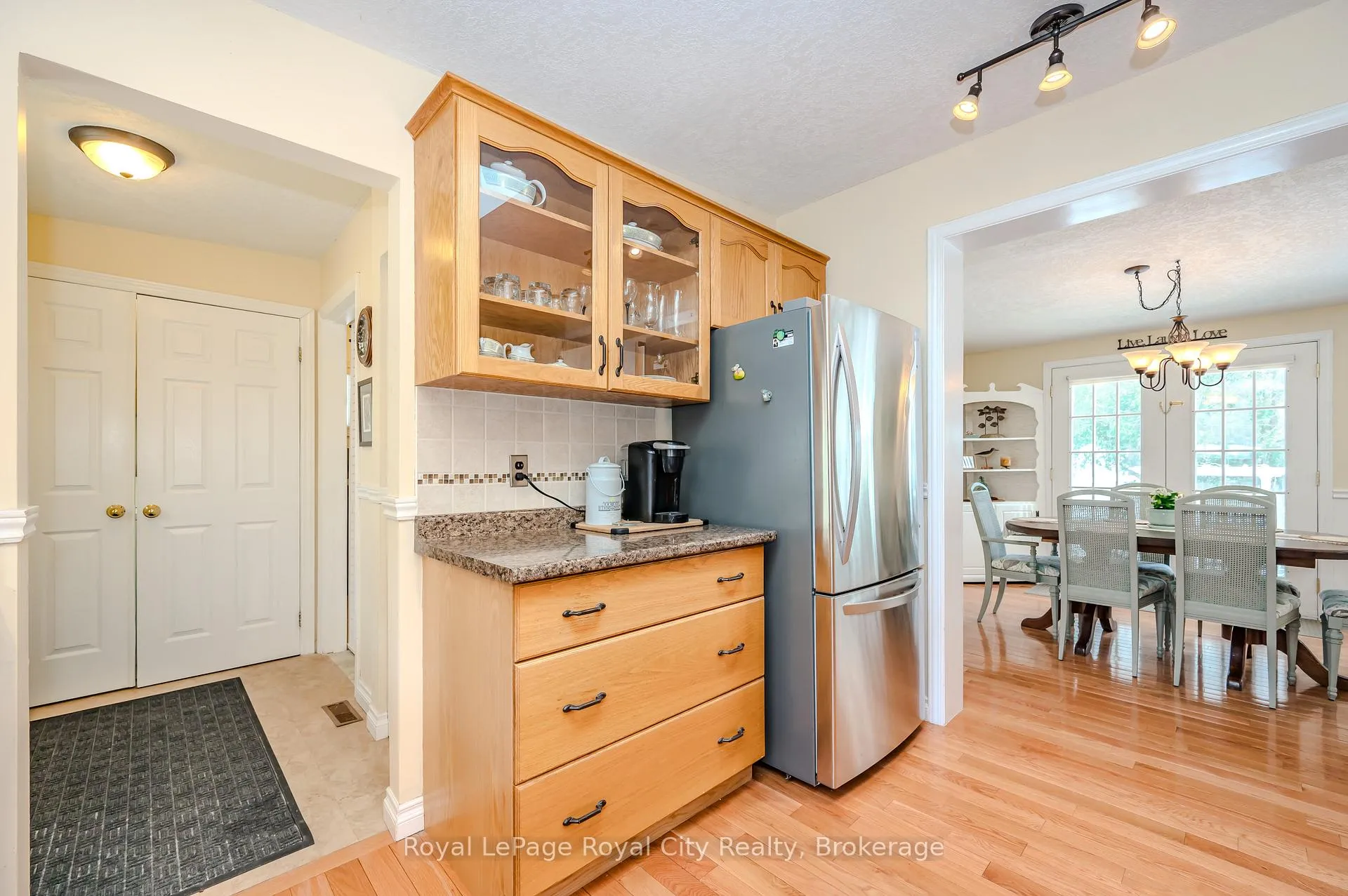 Photo 12 of 11 Spruce Avenue, Puslinch, Rural Puslinch East — HOMEH