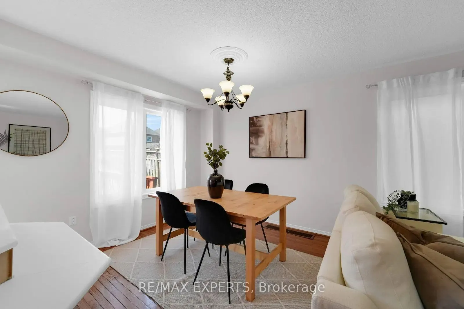 Photo 7 of 26 Whitefaulds Road, Vaughan, Maple — HOMEH
