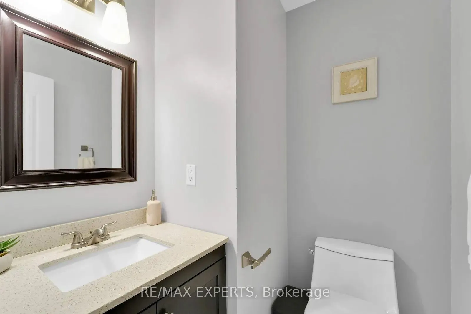 Photo 12 of 26 Whitefaulds Road, Vaughan, Maple — HOMEH