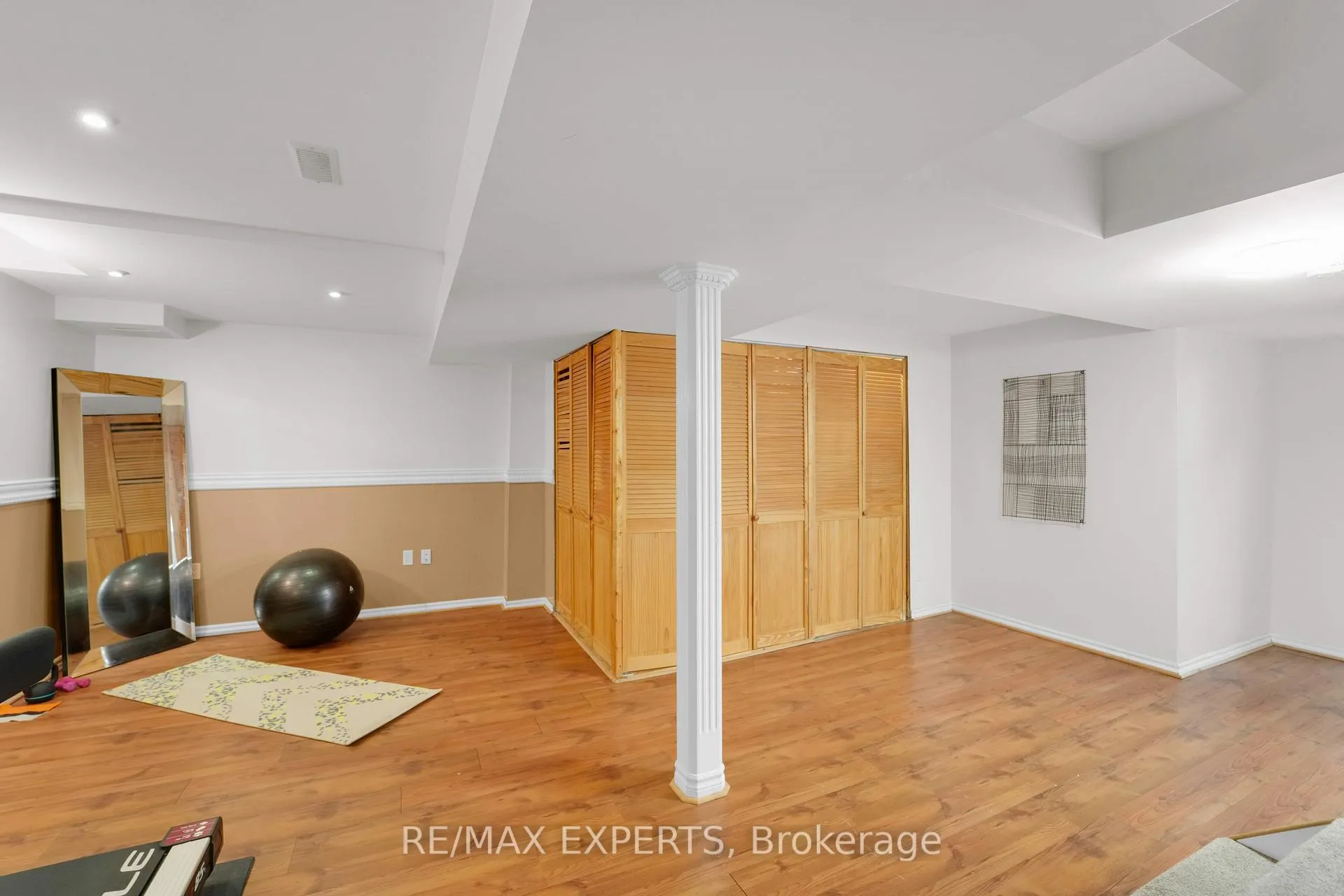 Photo 22 of 26 Whitefaulds Road, Vaughan, Maple — HOMEH