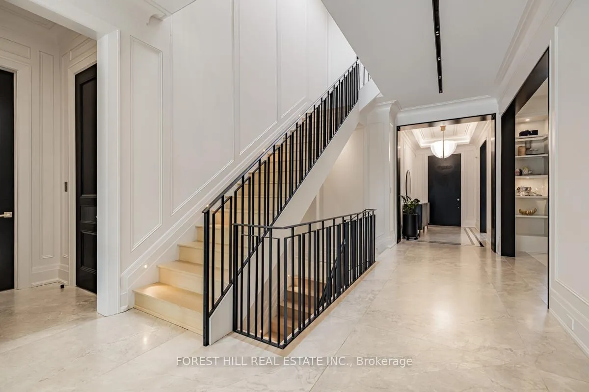 Photo 3 of 227 Strathallan Wood, Toronto, Bedford Park-Nortown — HOMEH