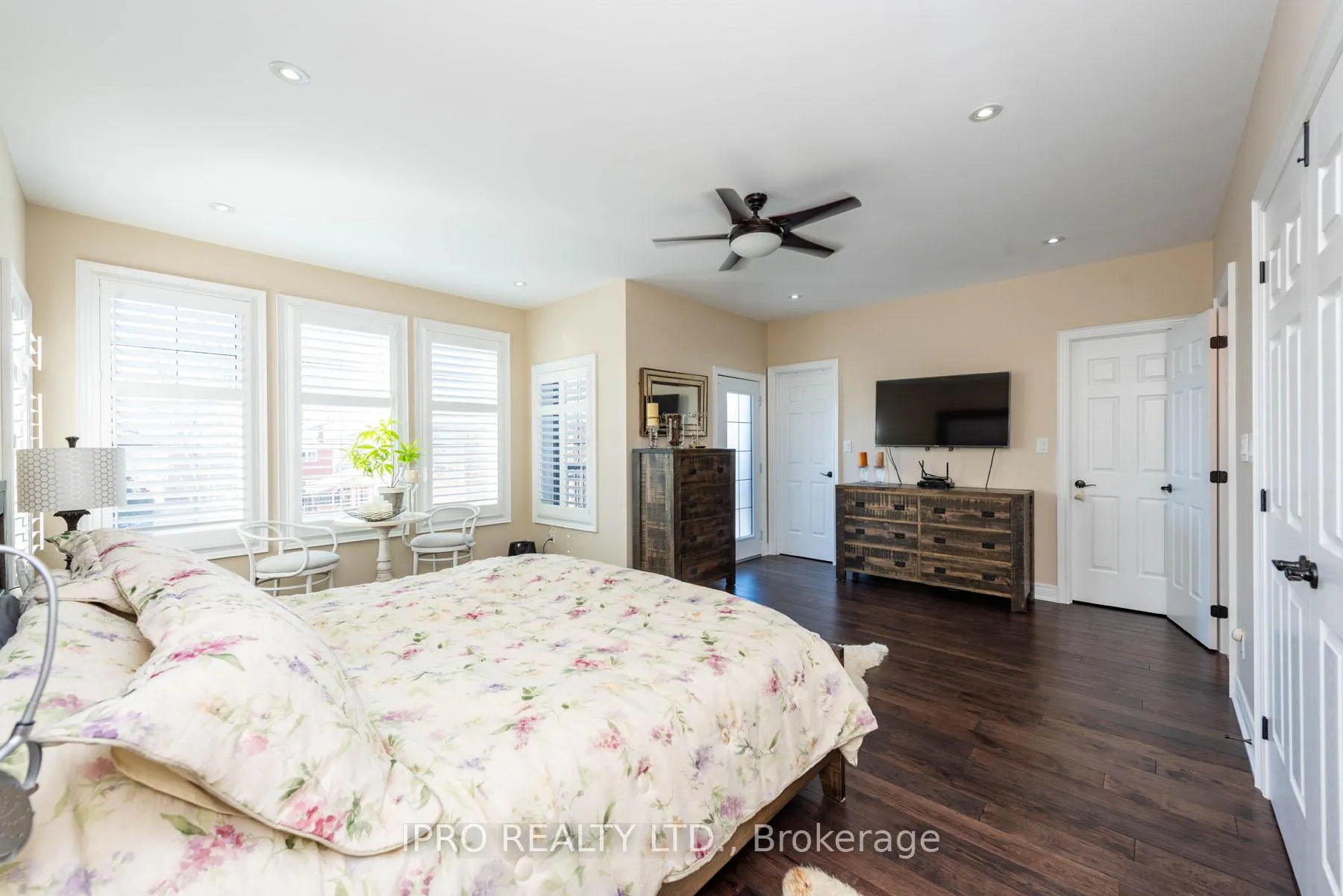 Photo 3 of 120 Braidwood Lake Road, Brampton, Heart Lake — HOMEH