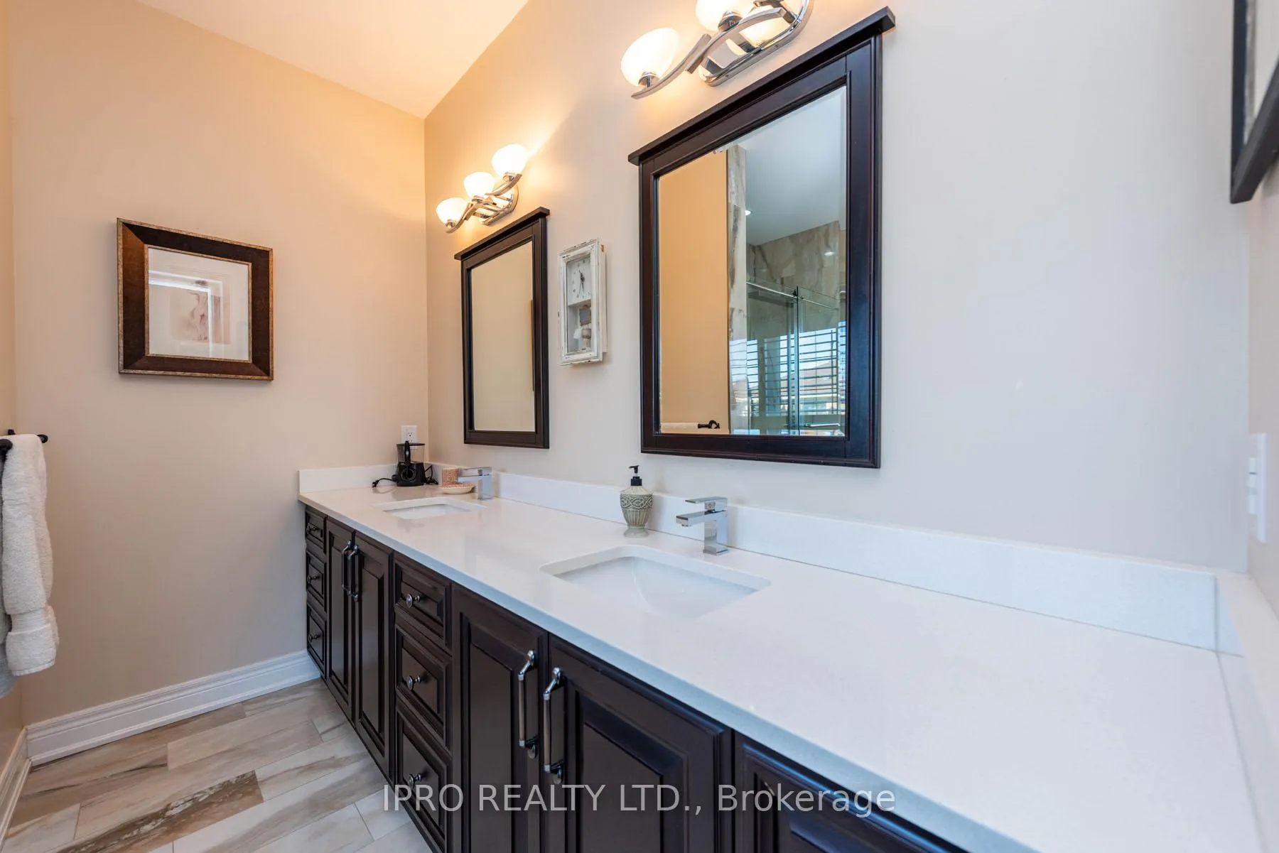Photo 5 of 120 Braidwood Lake Road, Brampton, Heart Lake — HOMEH