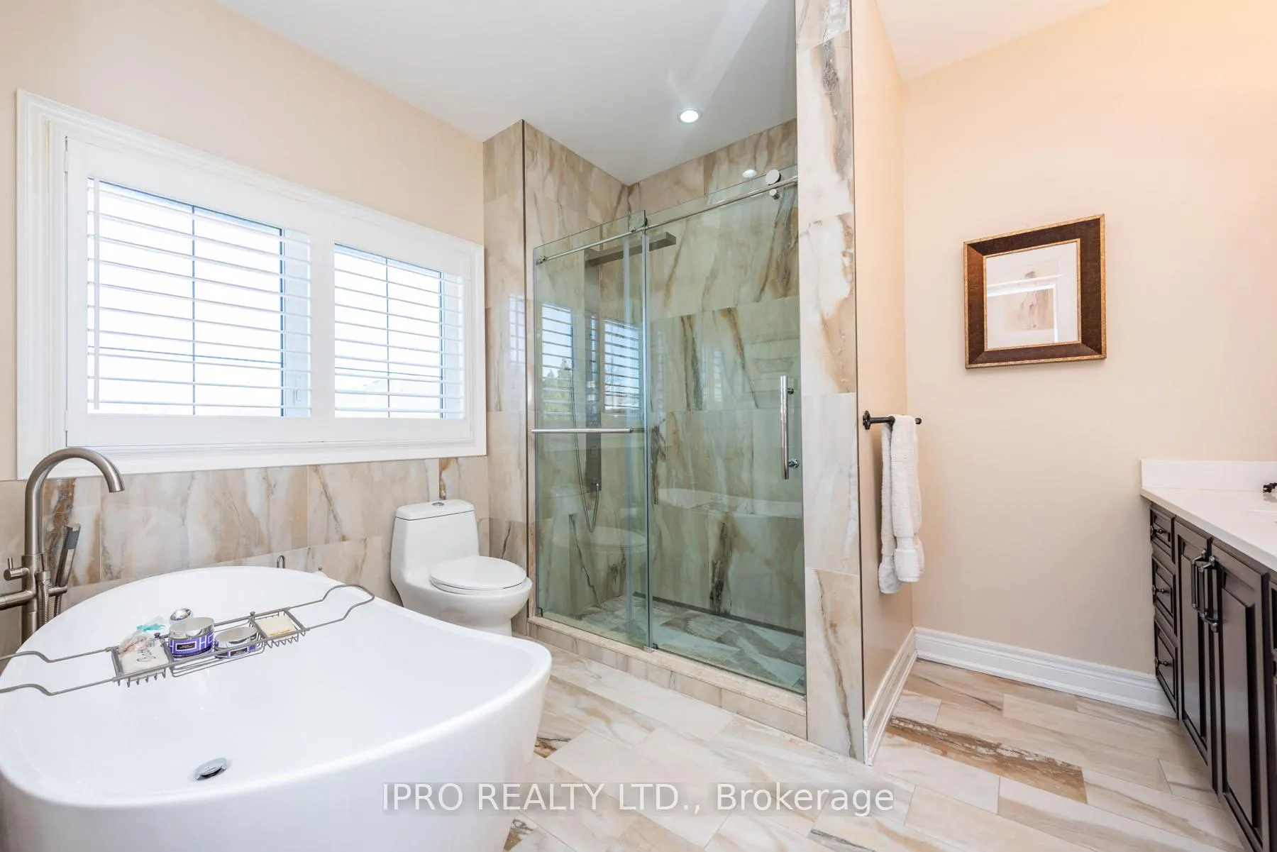 Photo 6 of 120 Braidwood Lake Road, Brampton, Heart Lake — HOMEH