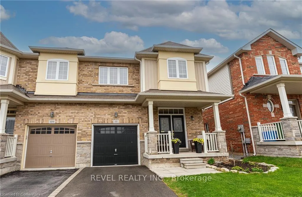 Photo 2 of 111 Bousfield Rise, Hamilton, Waterdown — HOMEH