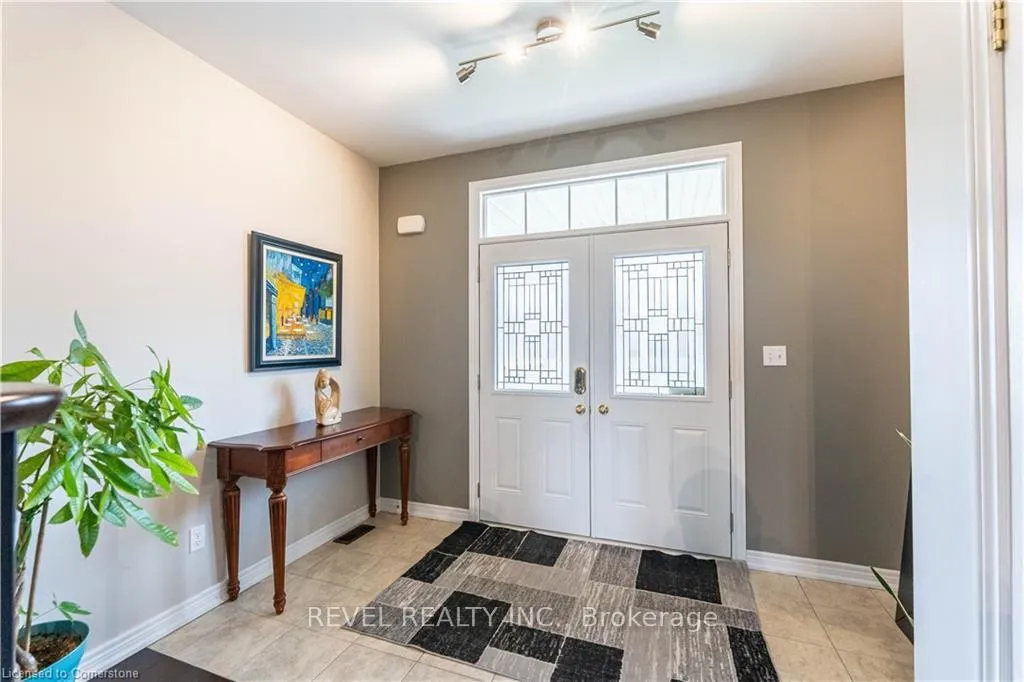 Photo 4 of 111 Bousfield Rise, Hamilton, Waterdown — HOMEH