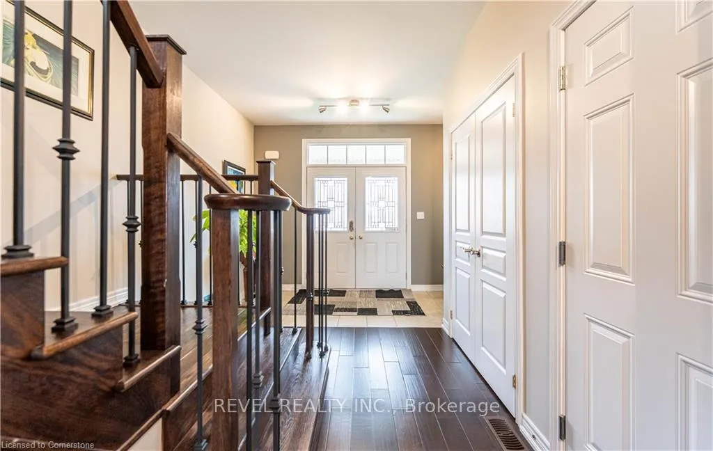 Photo 7 of 111 Bousfield Rise, Hamilton, Waterdown — HOMEH