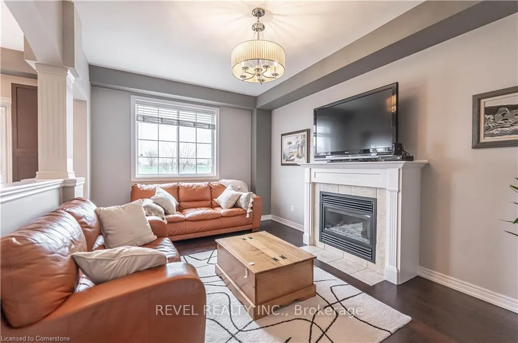 Photo 10 of 111 Bousfield Rise, Hamilton, Waterdown — HOMEH