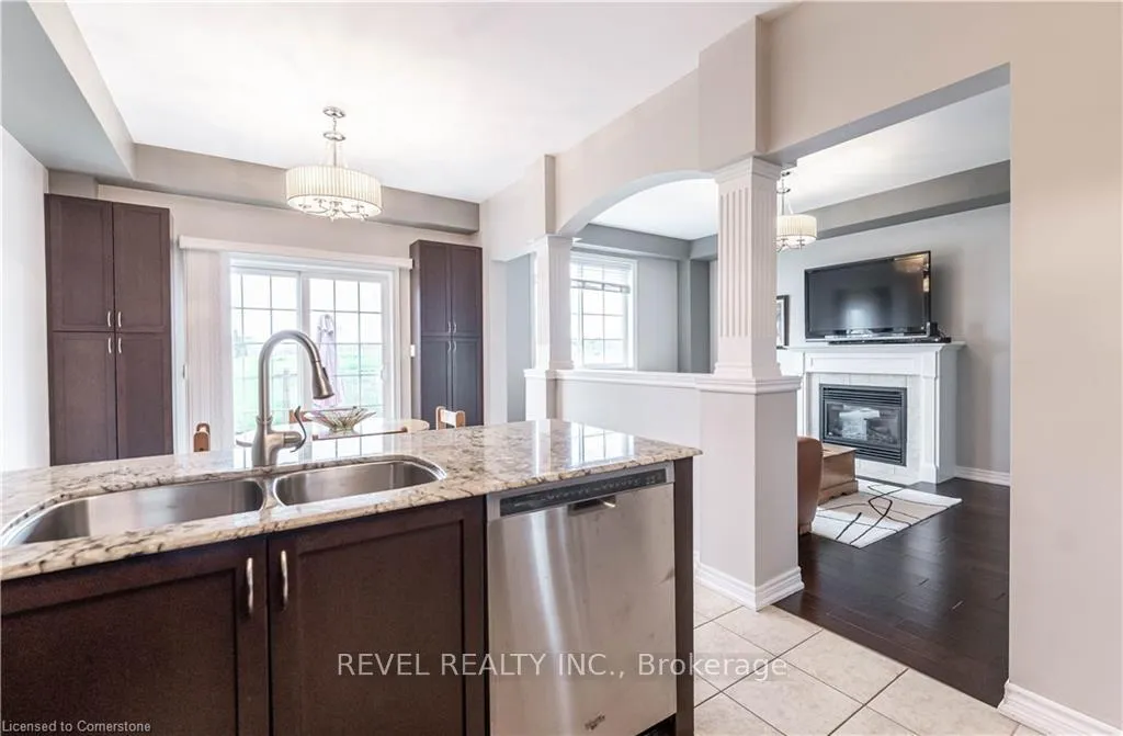 Photo 16 of 111 Bousfield Rise, Hamilton, Waterdown — HOMEH