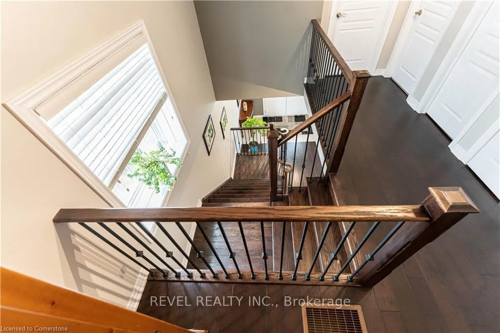 Photo 19 of 111 Bousfield Rise, Hamilton, Waterdown — HOMEH