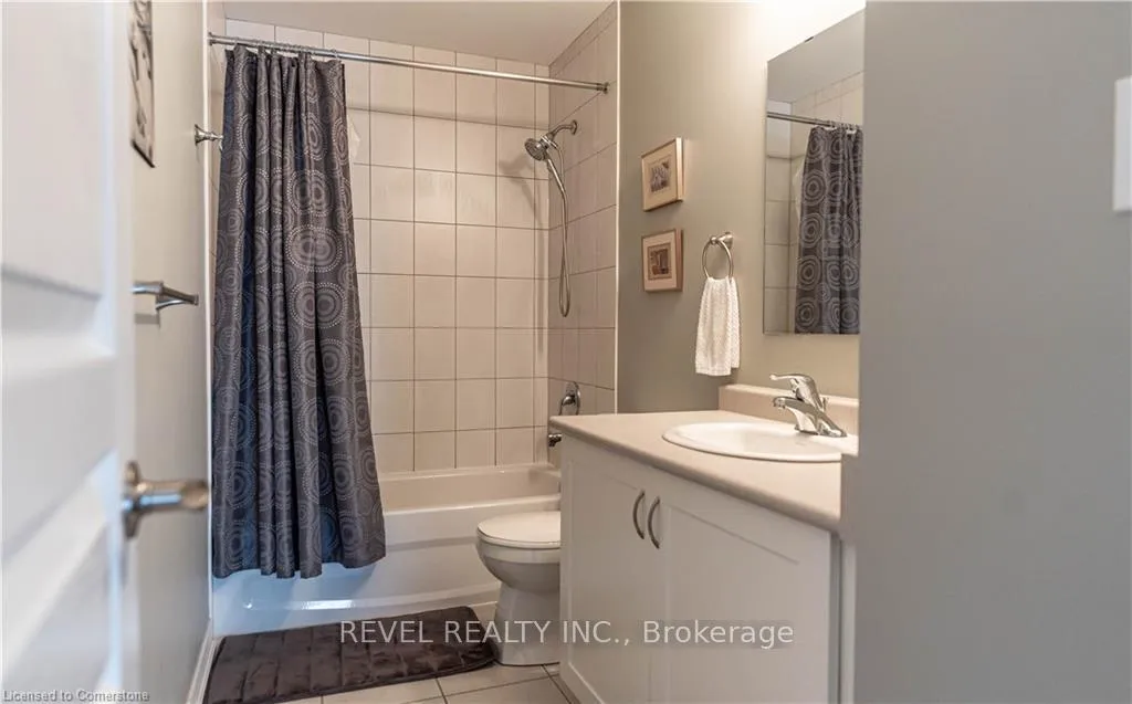 Photo 22 of 111 Bousfield Rise, Hamilton, Waterdown — HOMEH