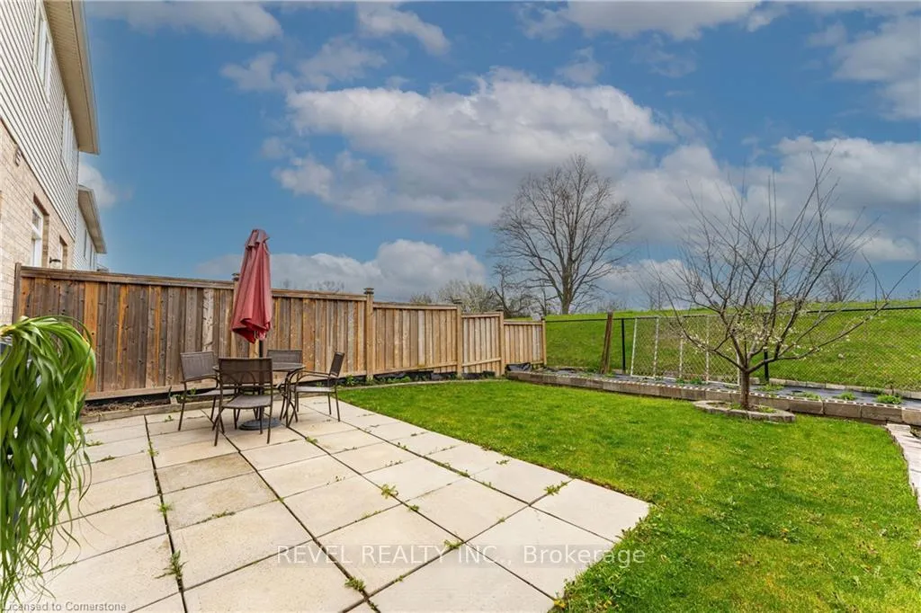 Photo 38 of 111 Bousfield Rise, Hamilton, Waterdown — HOMEH