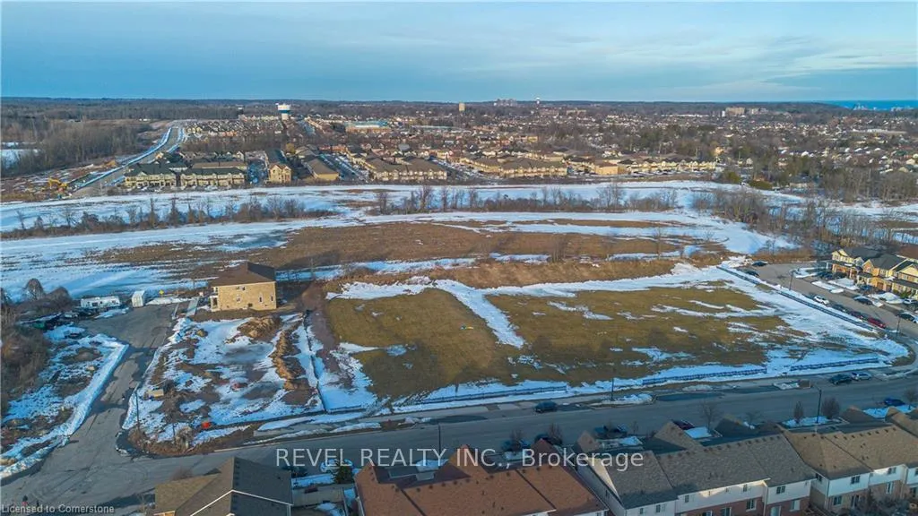 Photo 40 of 111 Bousfield Rise, Hamilton, Waterdown — HOMEH