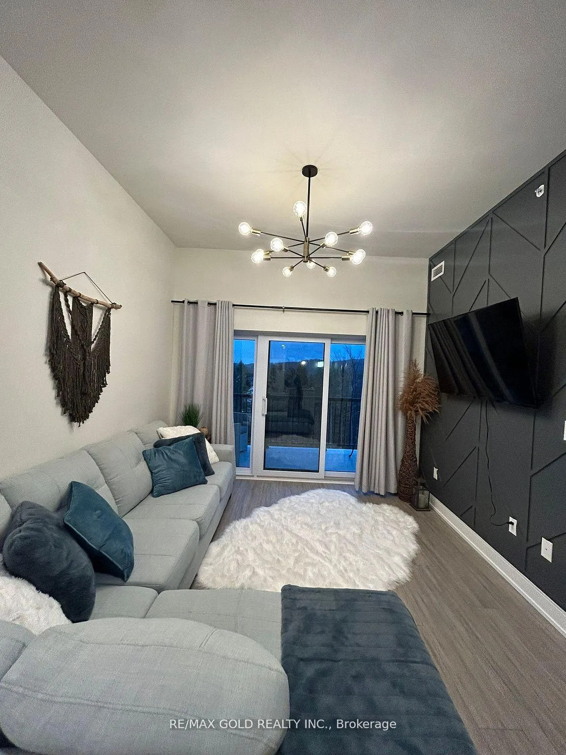 Photo 3 of Unit 403, 121 Mary Street, Clearview, Creemore — HOMEH