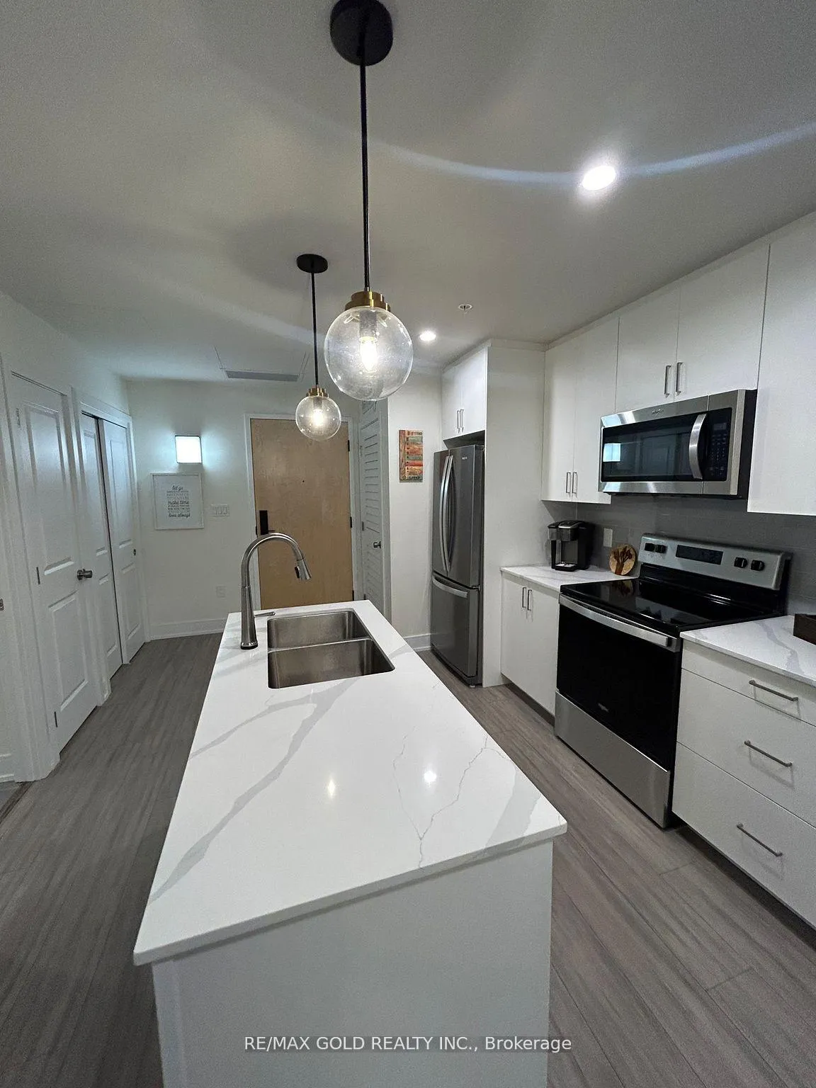Photo 4 of Unit 403, 121 Mary Street, Clearview, Creemore — HOMEH