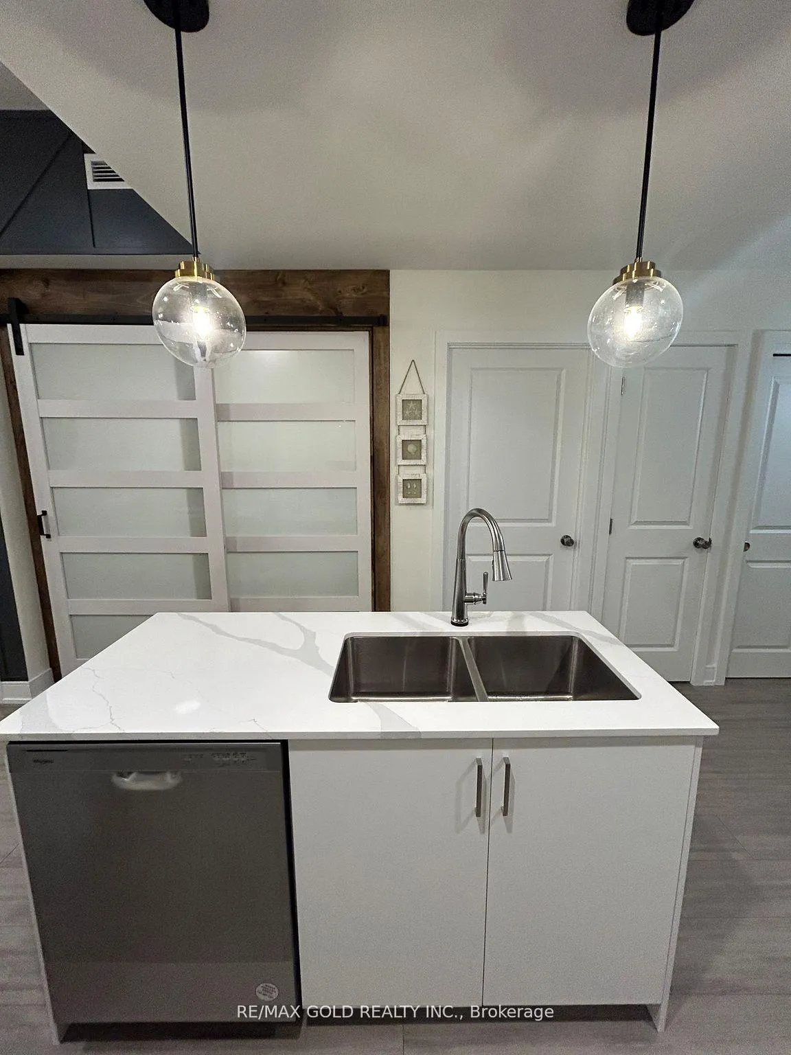 Photo 5 of Unit 403, 121 Mary Street, Clearview, Creemore — HOMEH